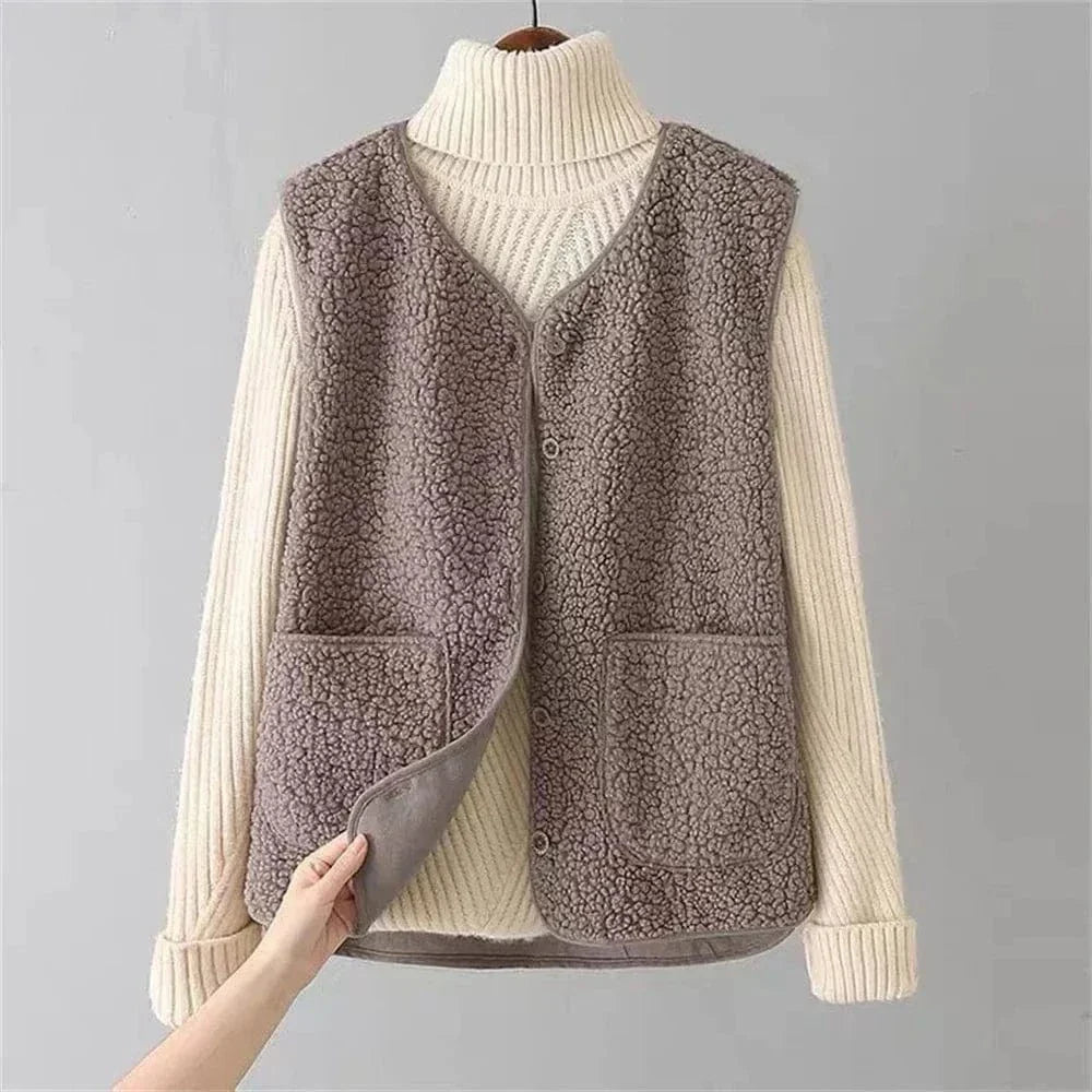 Sleeveless Buttoned Gilet for Women
